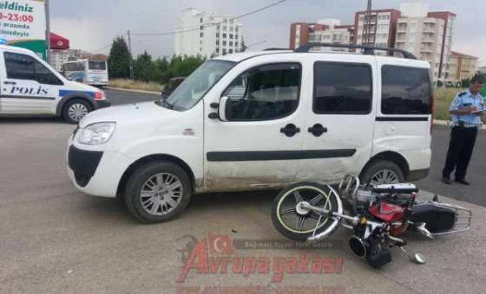 Motosiklet Otomobile Çarptı 1 Yaralı