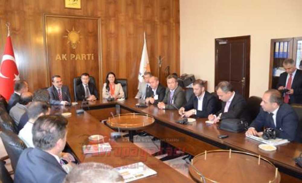 Çorlu Gazeteciler Derneği Üyeleri Ak Parti Grup Başkanvekili Nurettin Canikli Ile Görüştüler