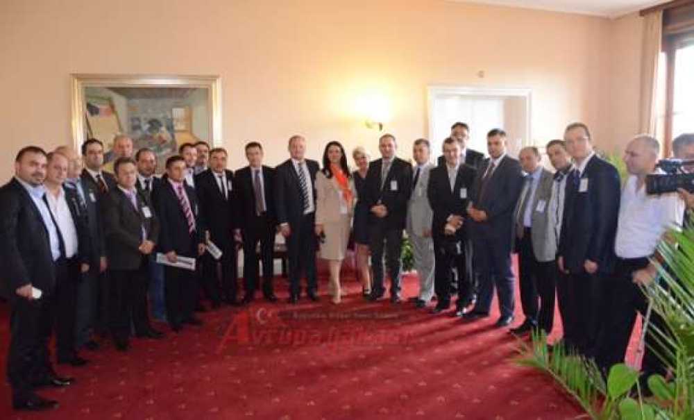 Çorlu Gazeteciler Derneği Üyeleri Ak Parti Grup Başkanvekili Nurettin Canikli Ile Görüştüler