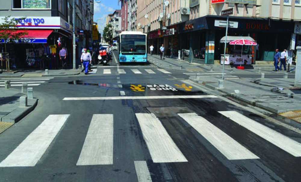 Kumyol Caddesi'ne Var, Omurtak Caddesi'ne Yok