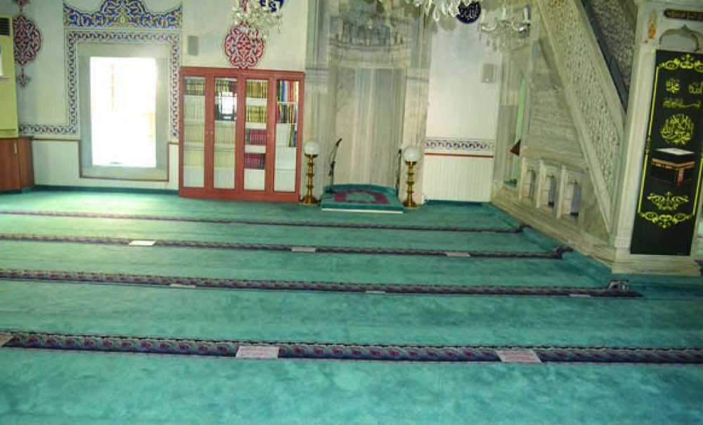 1521 Yılında Yapılan Süleymaniye Cami Temizliğiyle Dikkat Çekiyor