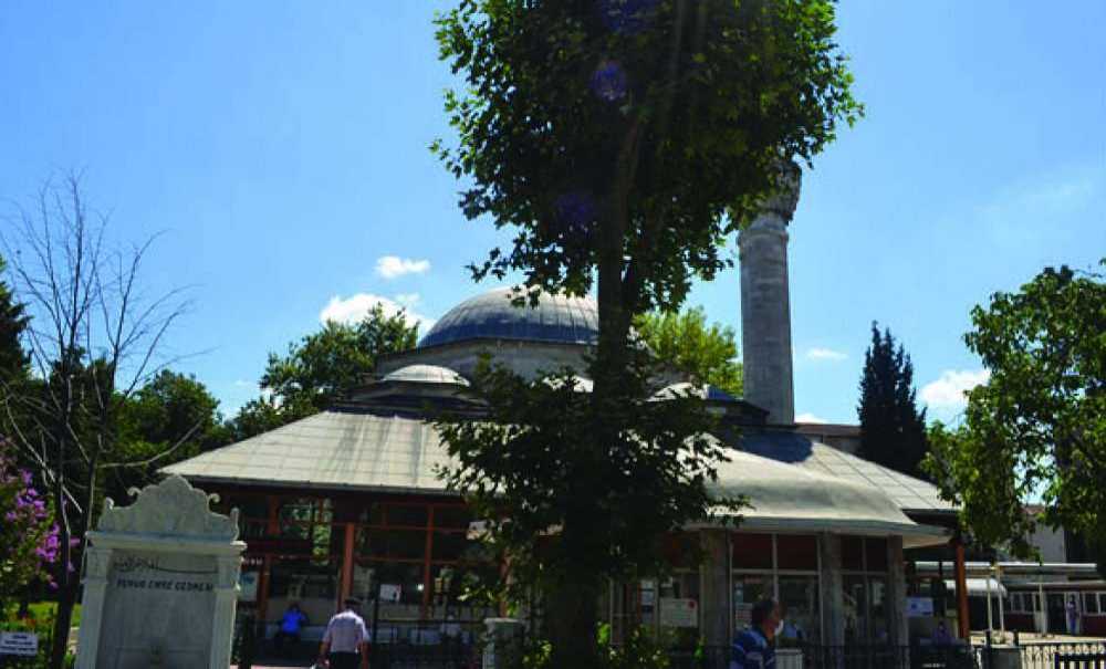 1521 Yılında Yapılan Süleymaniye Cami Temizliğiyle Dikkat Çekiyor
