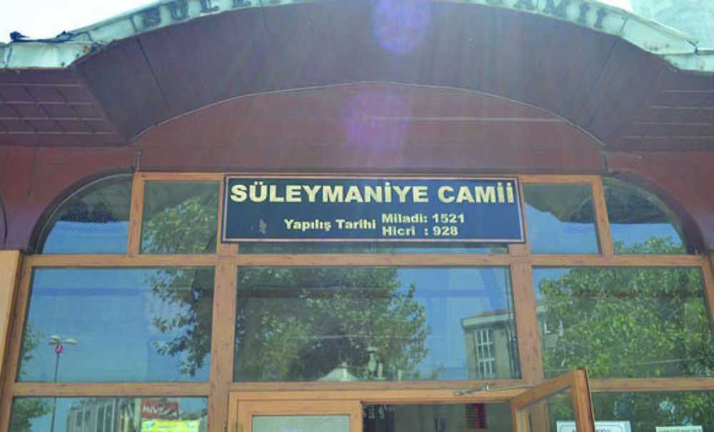 1521 Yılında Yapılan Süleymaniye Cami Temizliğiyle Dikkat Çekiyor