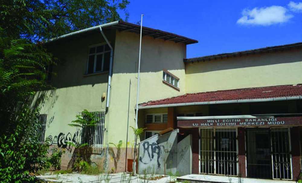 Yıkacaksanız Yıkın Artık