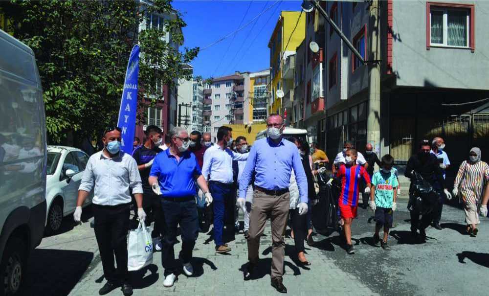 Sarıkurt, Mahallede Çöp Topladı