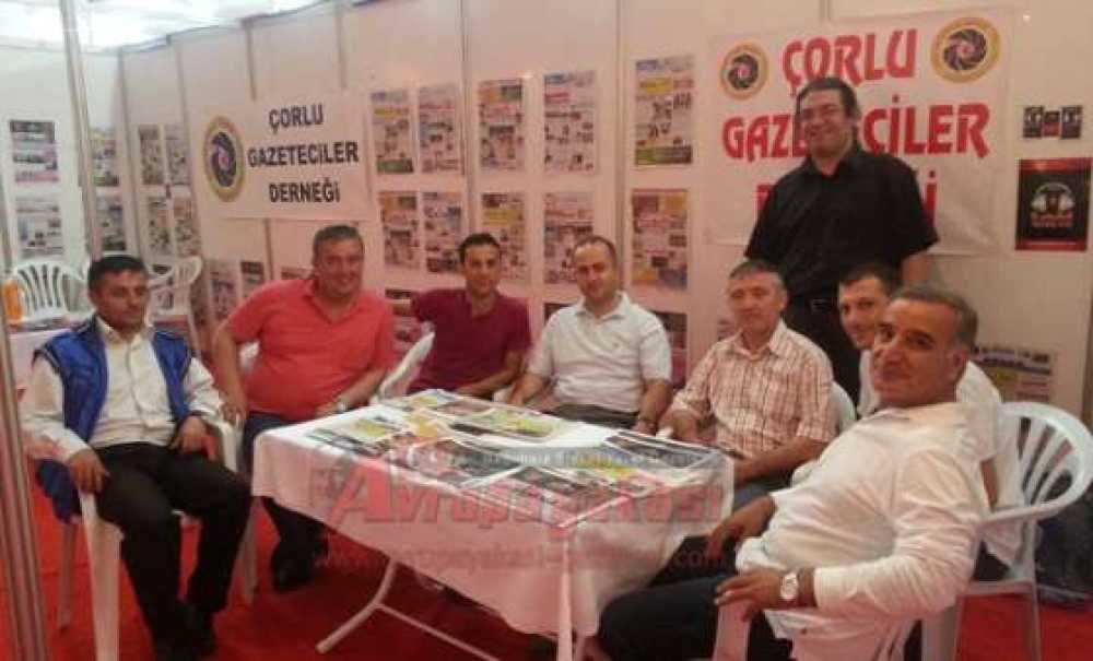 Çorlu Gazeteciler Derneği Standına Büyük İlgi