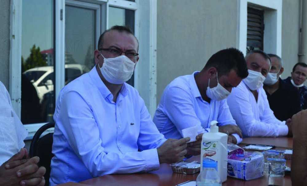 Cem Evi'nde Aşure Dağıtıldı