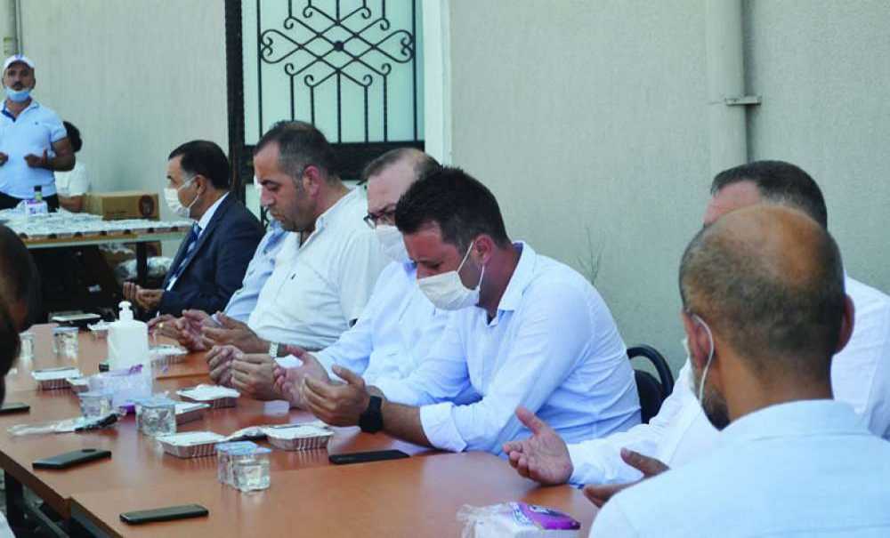 Cem Evi'nde Aşure Dağıtıldı