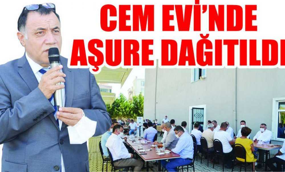 Cem Evi'nde Aşure Dağıtıldı