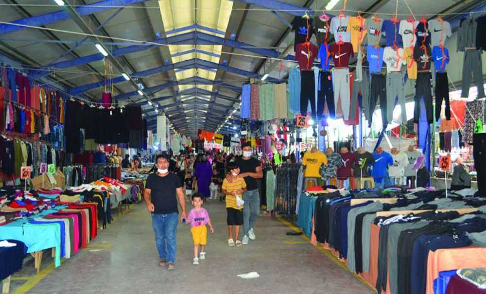 Aileleri Okul Ve Kışlık Elbise Heyecanı Sardı