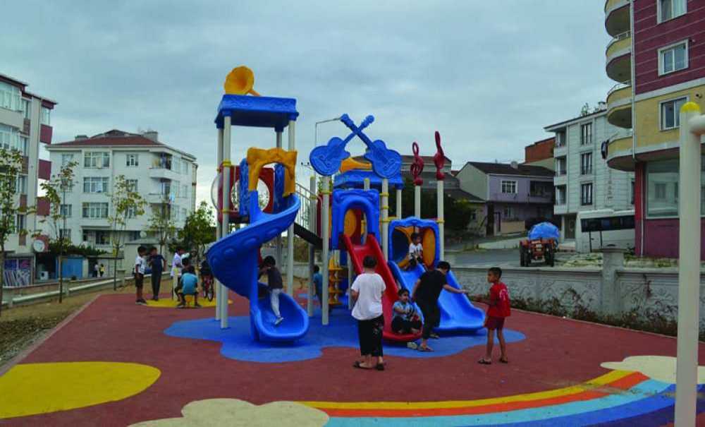 Belediye Yapıyor, Birileri Kırıyor