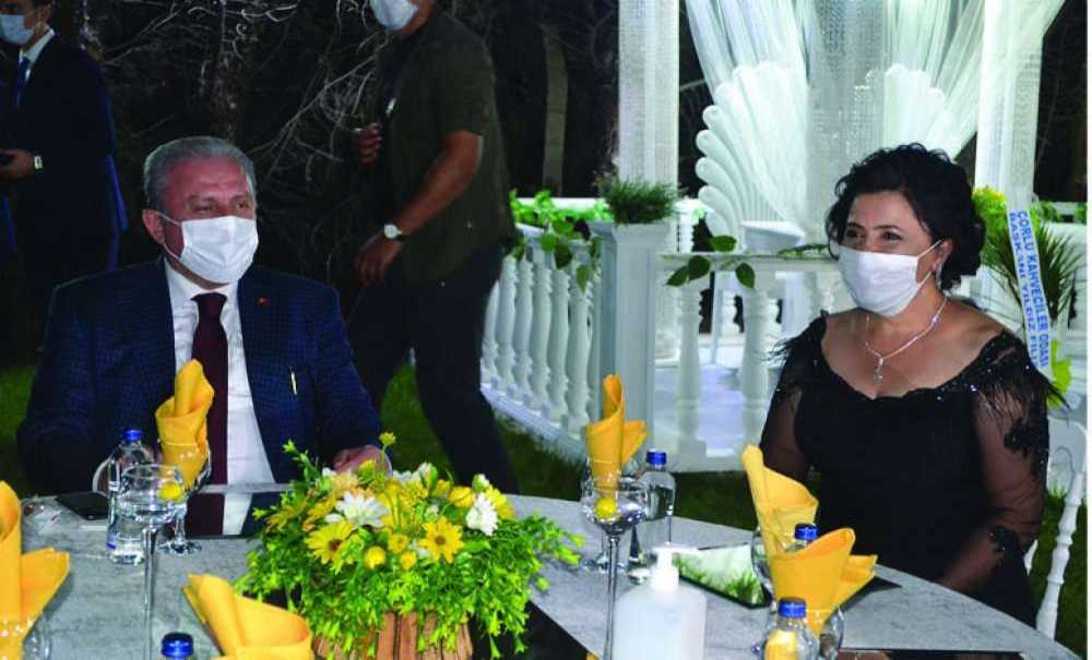 Katıldığı Düğünde, Virüsle İlgili Uyarılarda Bulundu