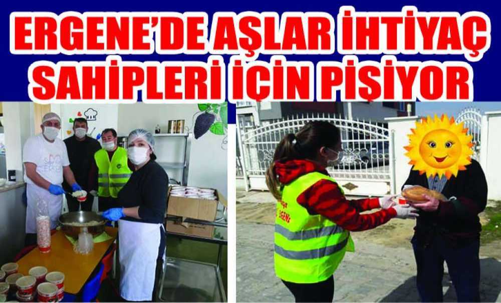 Aşlar Ihtiyaç Sahipleri Için Pişiyor