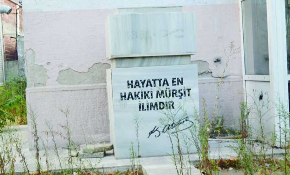 Eski Askerlik Şubesi Çürümeye Terk Edildi