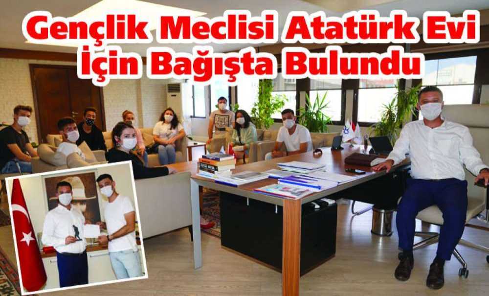 Gençlik Meclisi Atatürk Evi İçin Bağışta Bulundu