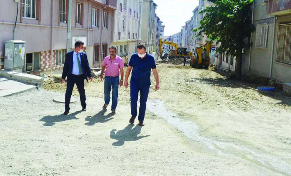 Mahalle Sakinleri Sarıkurt'u Takdir Etti