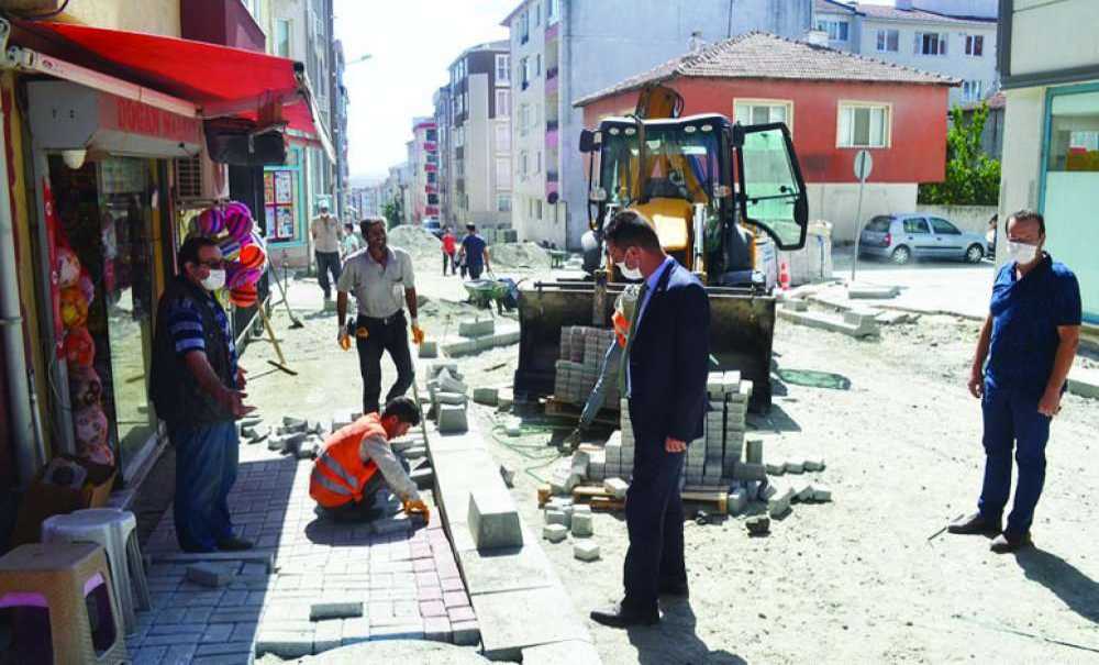 Mahalle Sakinleri Sarıkurt'u Takdir Etti