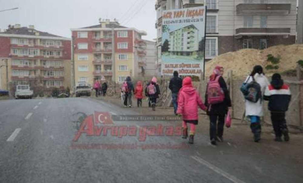 Öğrenciler De Velileri De Tehlikeyle Burun Buruna