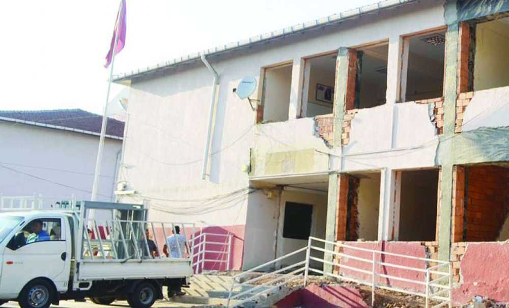 Okullardaki Güçlendirme Çalışmaları Tüm Hızıyla Sürüyor