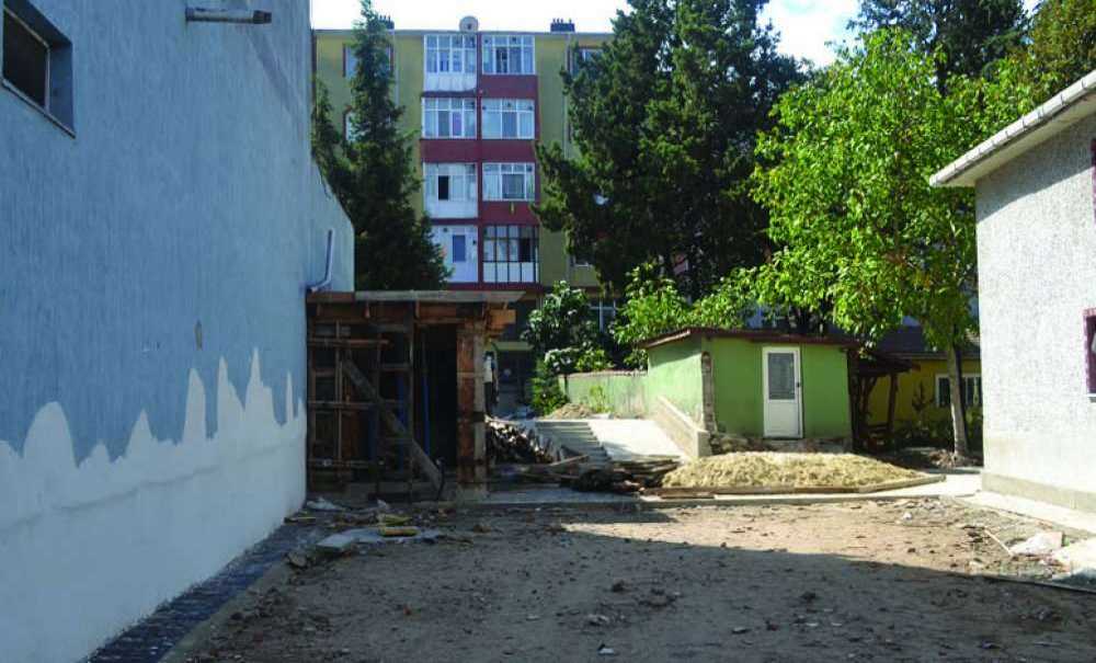 Bormalı Camii'nde Tadilat Çalışmaları Sürüyor