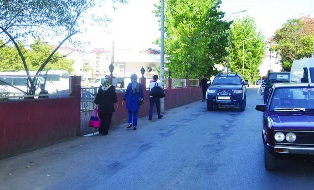 Yıllardır Kullanılan Kapı Kapatıldı