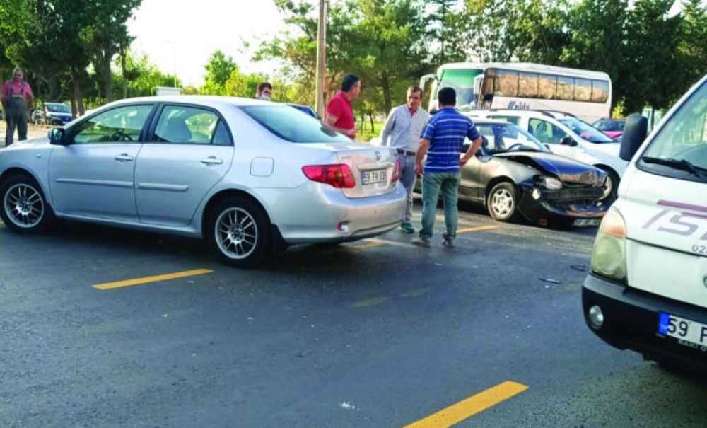 Kontrolsüz Kavşağa Önlem Alınmalı