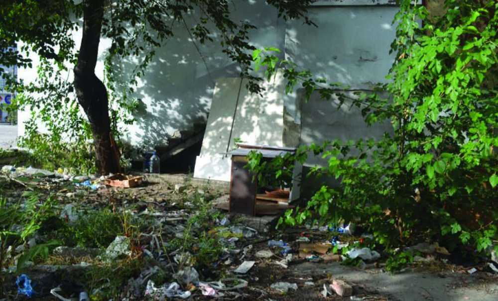 Otogarın Karşısındaki Bina Çöplük İçinde!!!