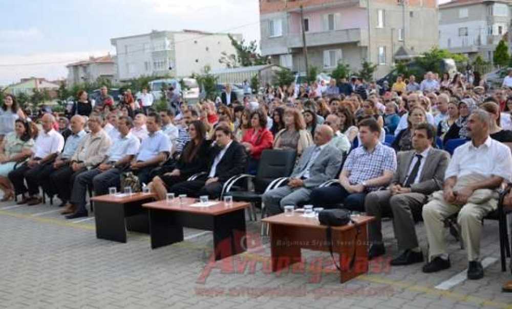 Cemile Yeşil Anadolu Lisesi'nde Mezuniyet Coşkusu
