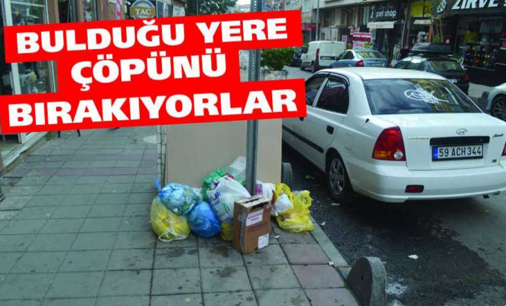 Mandıracı Caddesi'nde Vatandaşlar Bulduğu Yere Çöpünü Bırakıyor