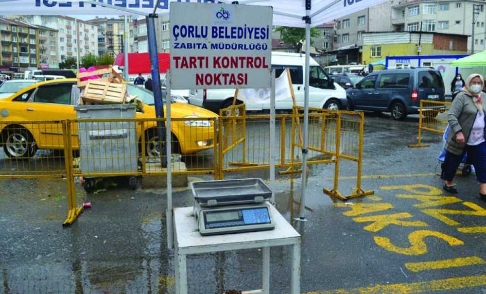 Pazarında Pandemiye Aldırış Eden Yok!