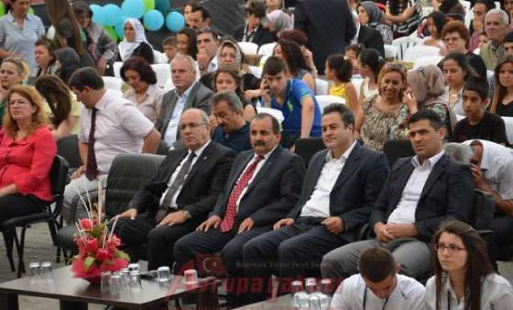 Kız Teknik Ve Meslek Lisesi'nde Mezuniyet Heyecanı