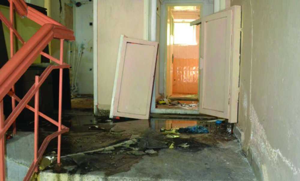 Okul Bahçesi'ndeki Lojman Yıkılacak