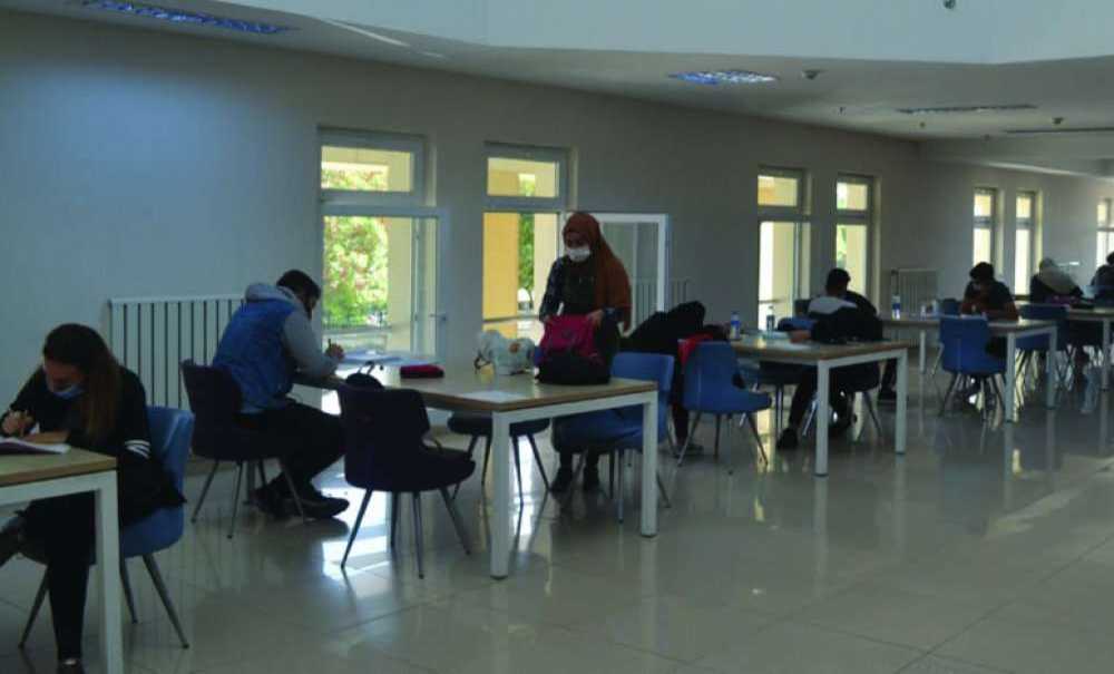 Öğrenciler Ders Çalışmak İçin Kütüphaneyi Tercih Ediyor