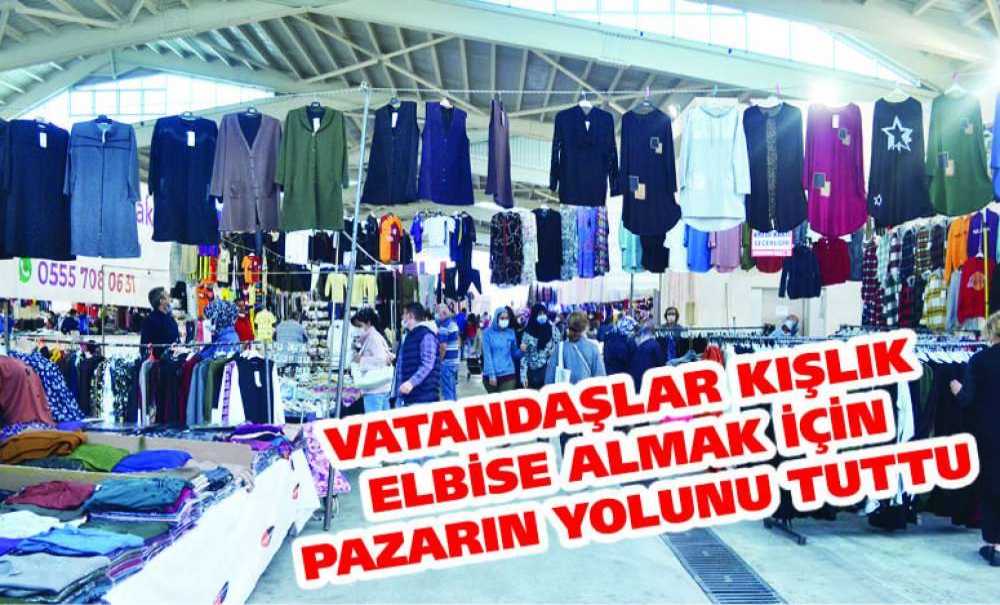 Vatandaşlar Kışlık Elbise Almak İçin Pazarın Yolunu Tuttu