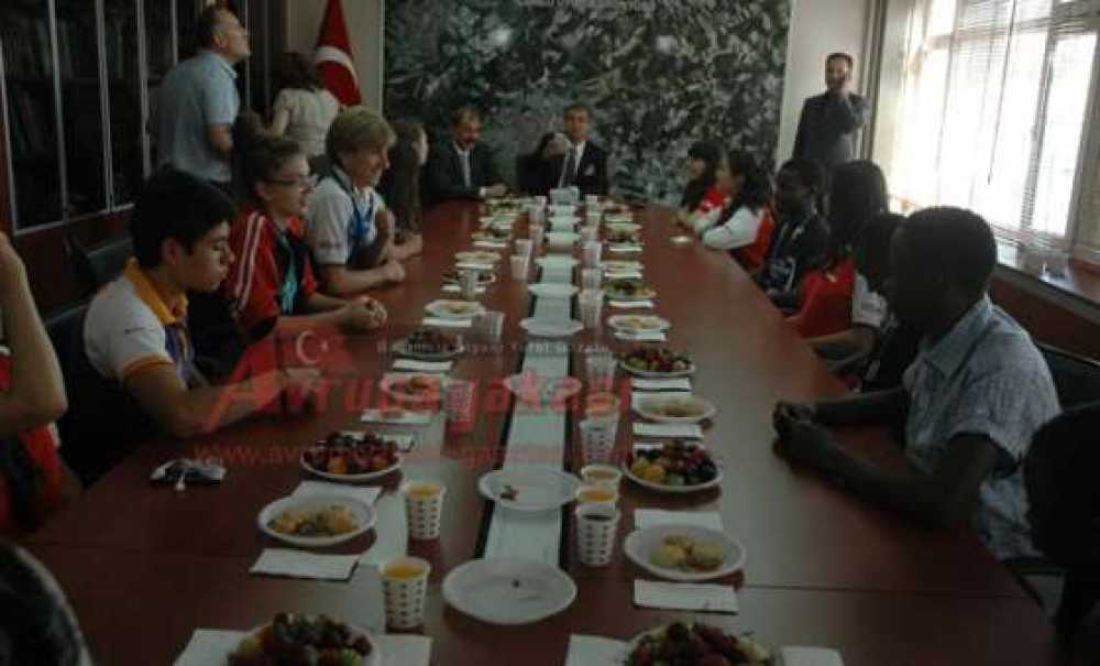 Türkçe`nin Çocuklarından Kaymakam Doğan Ve Başkan Baysan`a Ziyaret