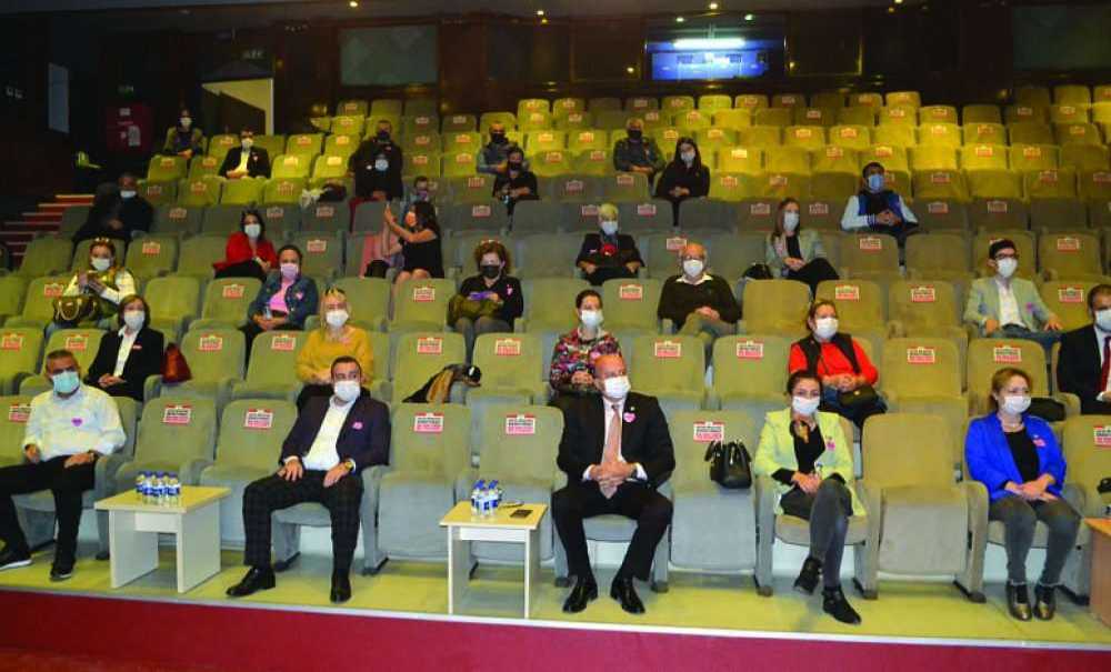 İyi Parti Konferans Düzenledi