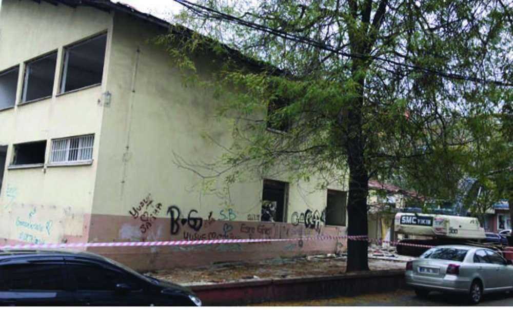 Eski Halk Eğitim Merkezi'ne İlk Kepçe Vuruldu