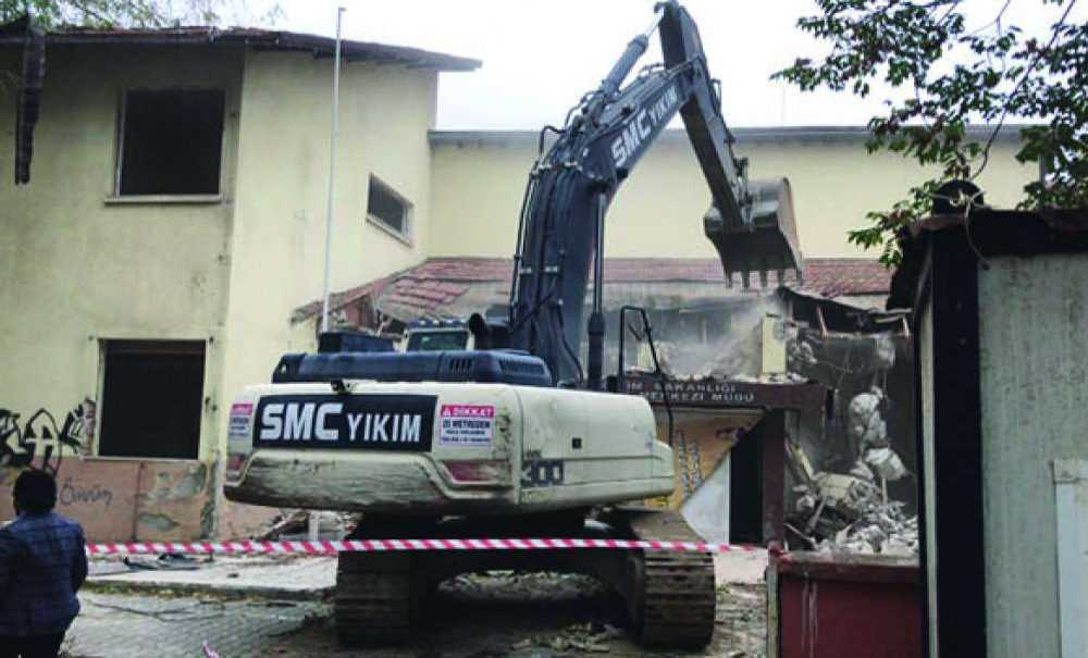 Eski Halk Eğitim Merkezi'ne İlk Kepçe Vuruldu
