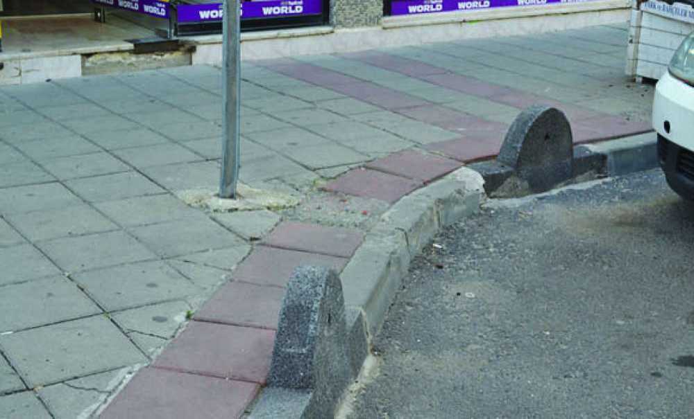 Esnaflar Kaldırım Taşlarının Boyanmasını İstedi