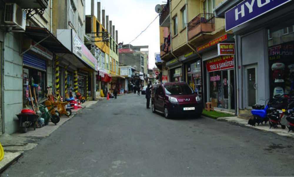 Saray Caddesi'ndeki Esnaf Bir Bir Kapanıyor