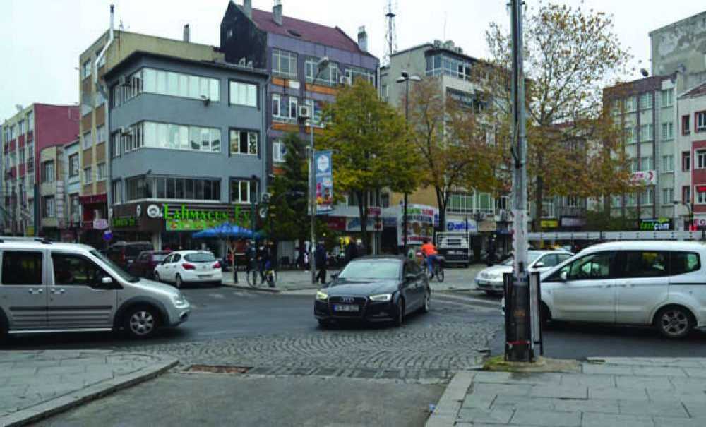 Bu Kavşak, Çözüm Bekliyor