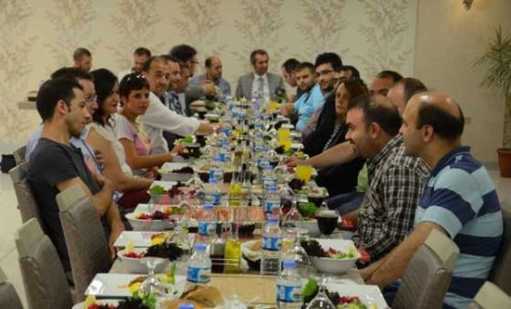 Hismar Et Mangal Çorlu Gazeteciler Derneği Üyelerine Ev Sahipliği Yaptı