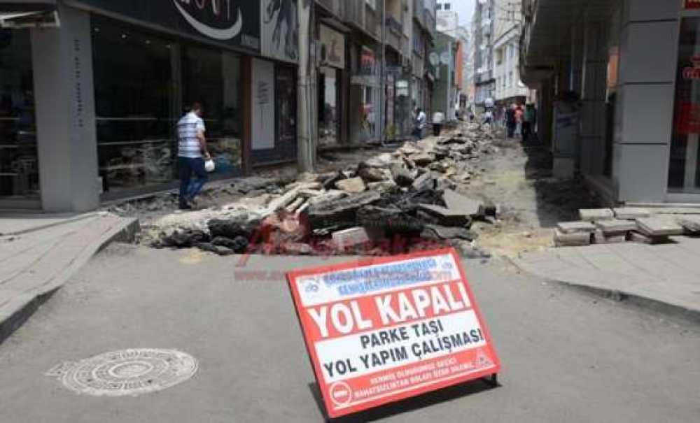 Kurt Mustafa Çıkmazına Parke Taşı