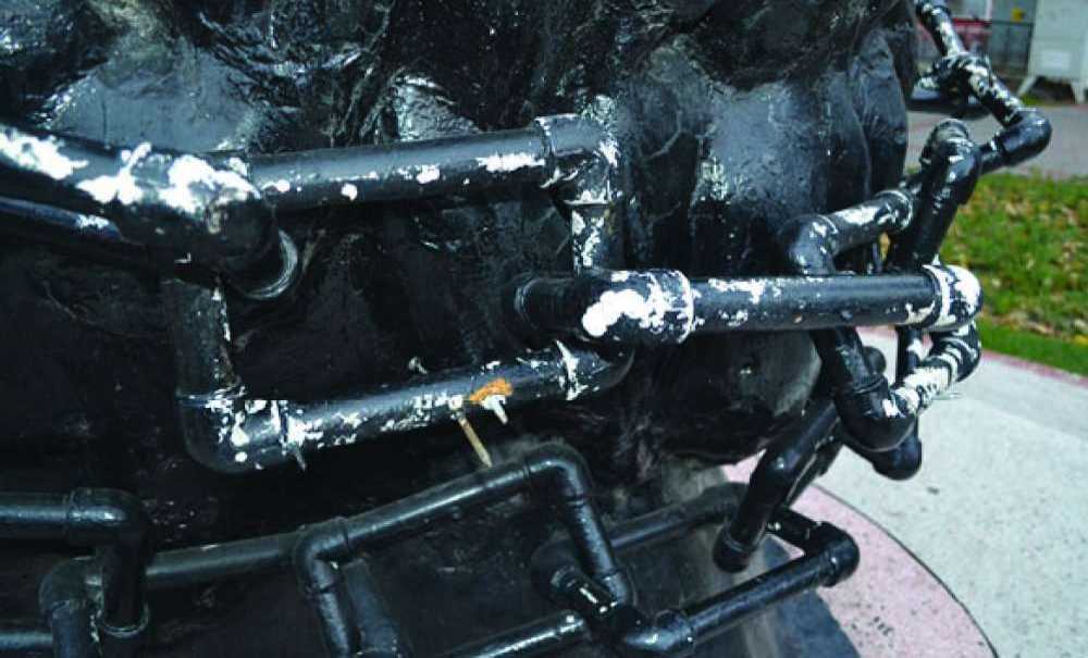 Uğur Mumcu Anıtı'ndaki Zincirleri Sökmüşler