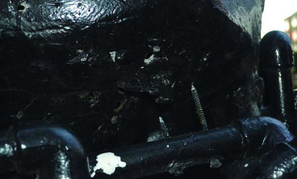 Uğur Mumcu Anıtı'ndaki Zincirleri Sökmüşler