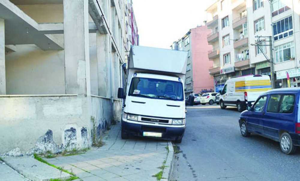 “Burası Çorlu, Burada İstediğin Yere Araç Park Edebilirsin!!!