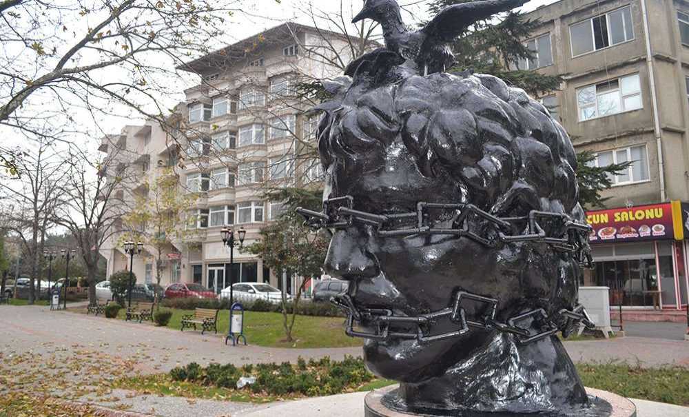 Uğur Mumcu Anıtı Eski Haline Getirildi