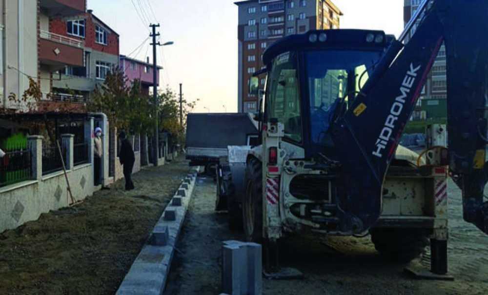 Kilit Taşı Ve Kaldırım Çalışmaları Devam Ediyor