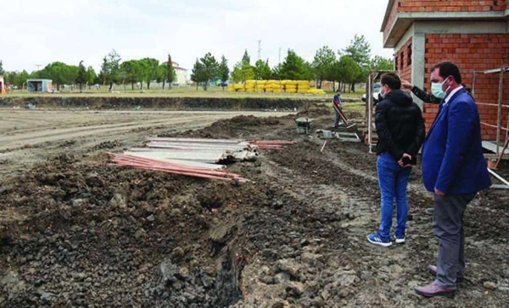 Başkan Vekili Spor Kompleksindeki Çalışmaları İnceledi