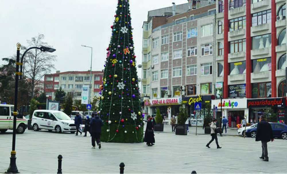 Yeni Yıl İçin Süslemeler Başladı